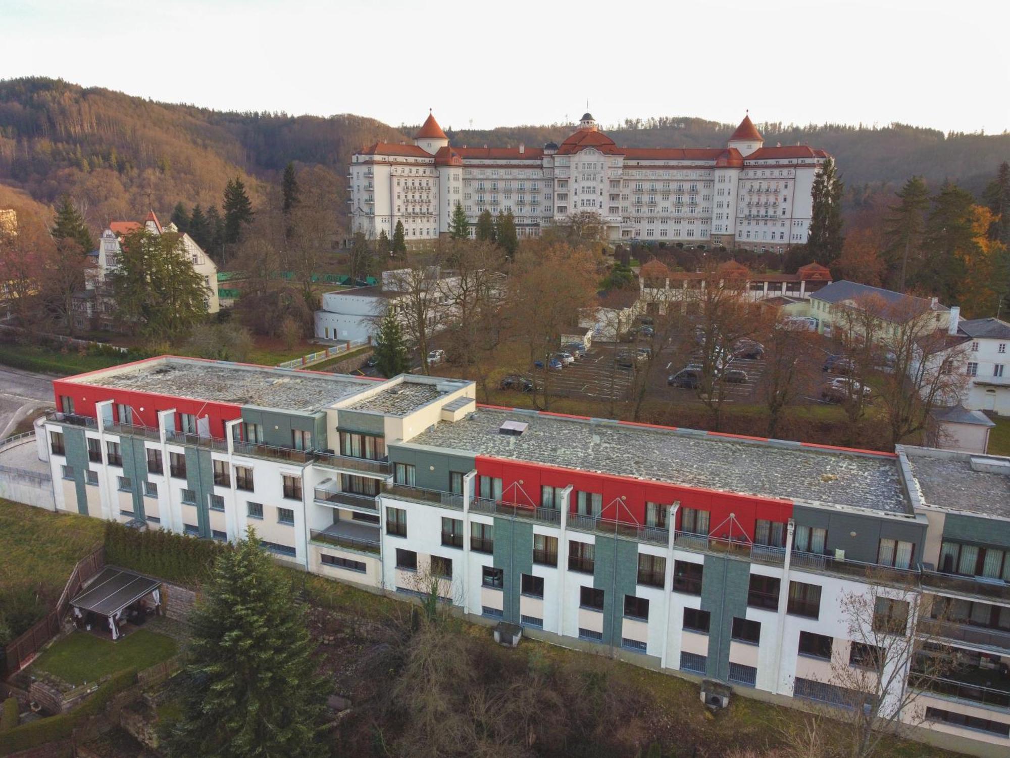 Imperial Apartment In Bohemia Residence By Rentez KLV Exterior foto